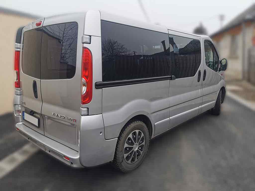 Opel Vivaro 9 személyes hosszított mikrobusz
